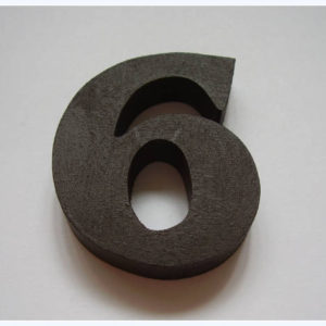 "6" dřevěné domovní číslo v.4,5 cm