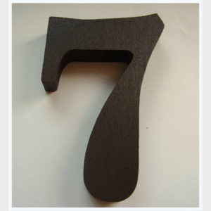 "7" dřevěné domovní číslo v.10 cm