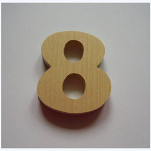 "8" dřevěné domovní číslo v.4,5 cm