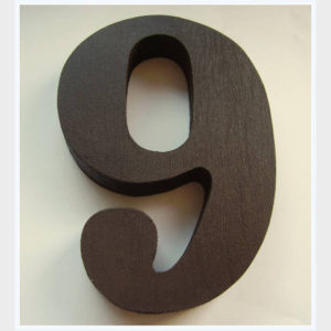 "9" dřevěné domovní číslo v.10 cm